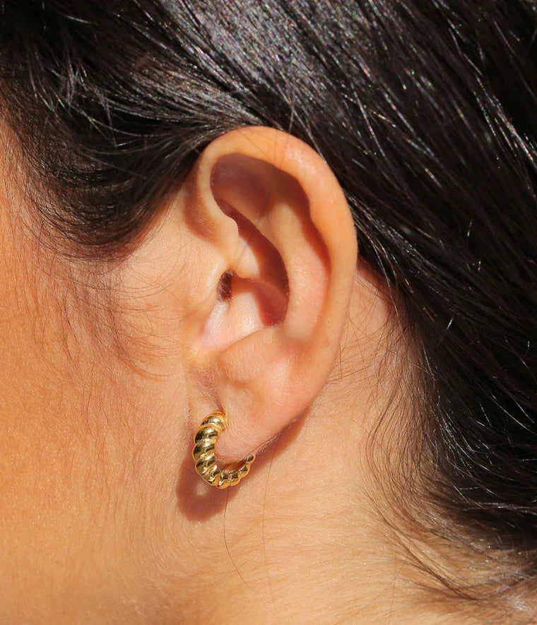 Boucles d’oreilles Ivana Zag Bijoux – Mini créoles acier doré 14 mm
