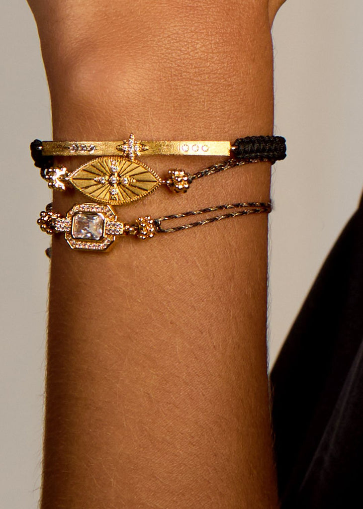 Bracelet MYA BAY Chennai Iris – Doré à l’or fin recyclé 24 carats & cordon noir
