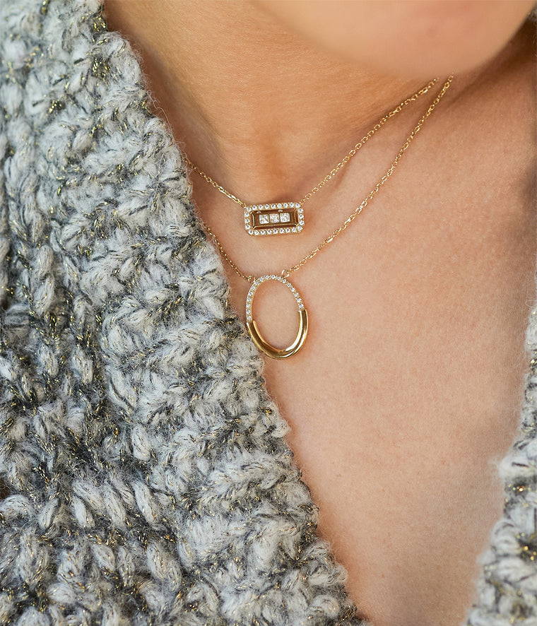 Collier Cléophée Zag Bijoux porté au cou, bijou lumineux et élégant