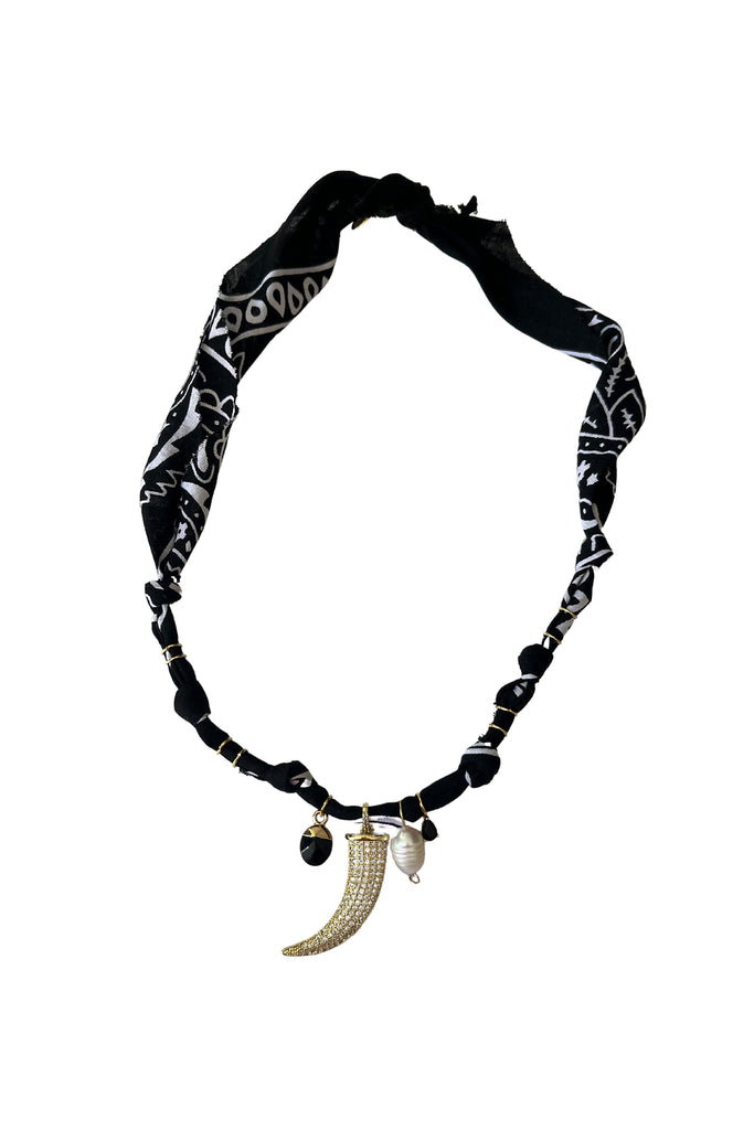 Collier Corne Midnight
