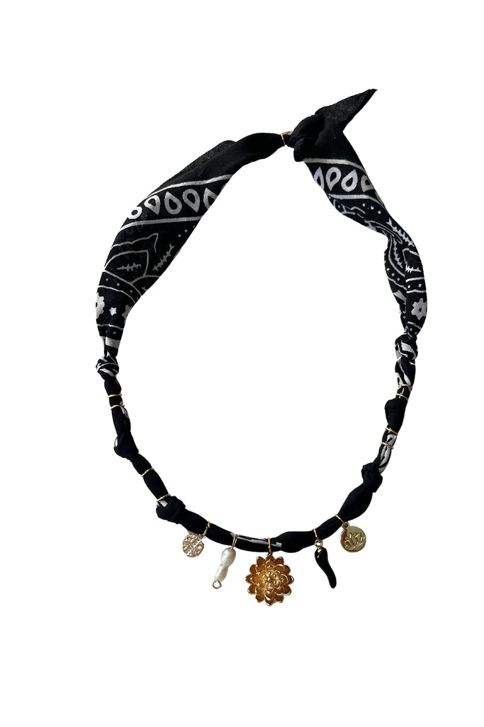 Collier fleur indienne Indi noir
