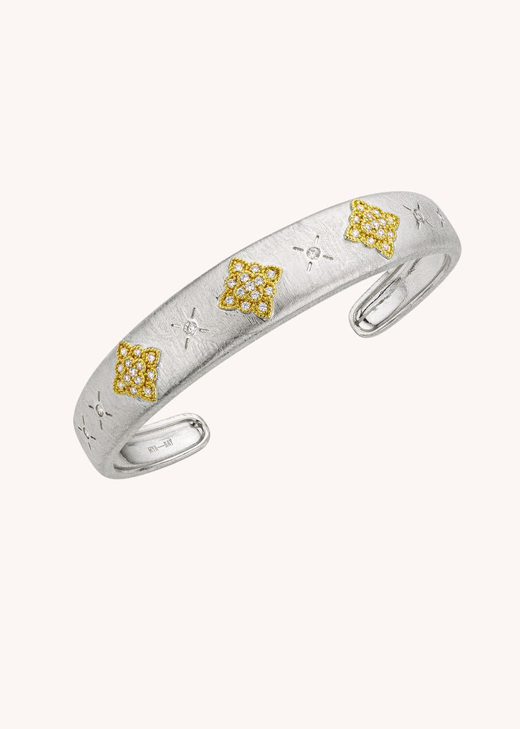 Manchette MYA BAY Mira Cuff – Argenté brossé & motifs dorés
