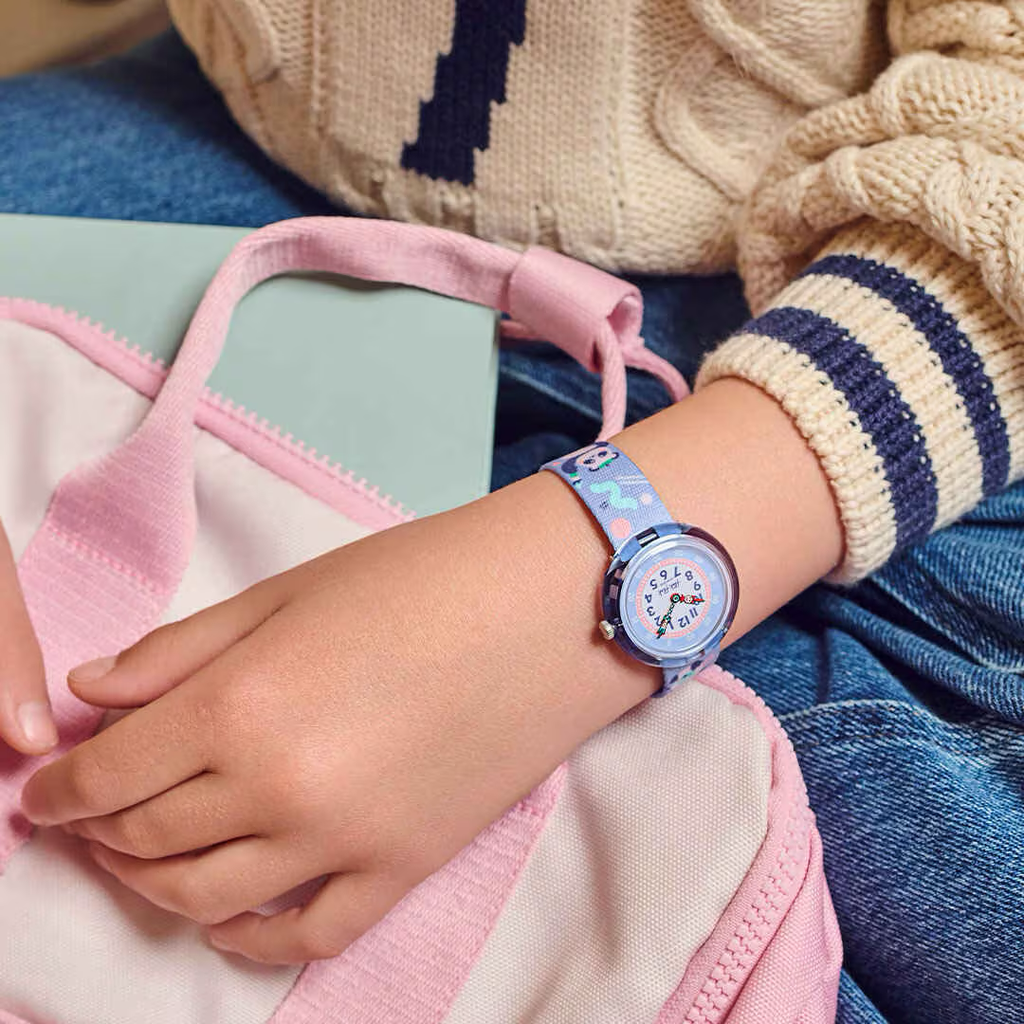 Montre enfant Flik Flak ARTY ANIMALS – décor pinceaux et animaux, cadran clair et pédagogique pour apprendre à lire l’heure