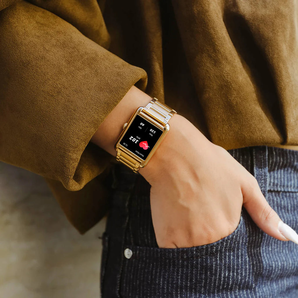 Montre connectée ICE Smart TKS 2.0 Gold rectangulaire avec bracelet en acier doré, écran tactile couleur et design moderne.