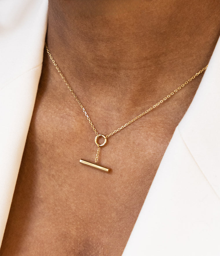 Collier Zag Bijoux Furio – Acier doré à l’or fin & pendentif anneau
