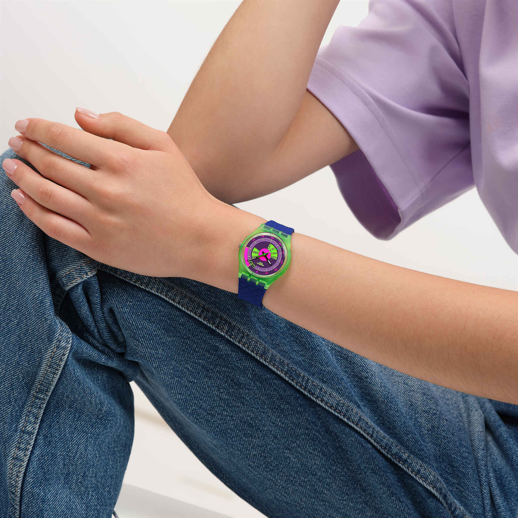 Montre Swatch Neon Skychart – Édition rétro inspirée des années 90
