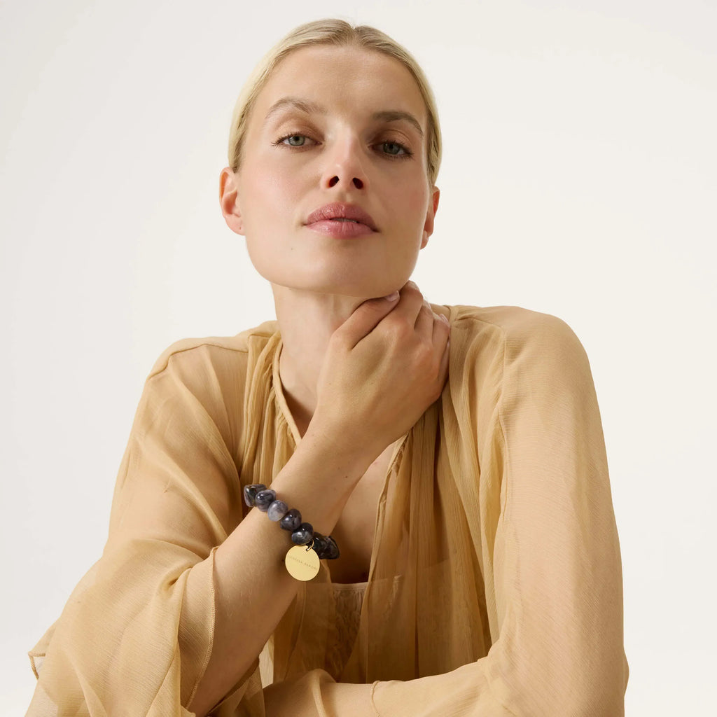 Stone Flex Bracelet Blue Jeans Marble de Vanessa Baroni, bracelet élastique en acétate marbré bleu