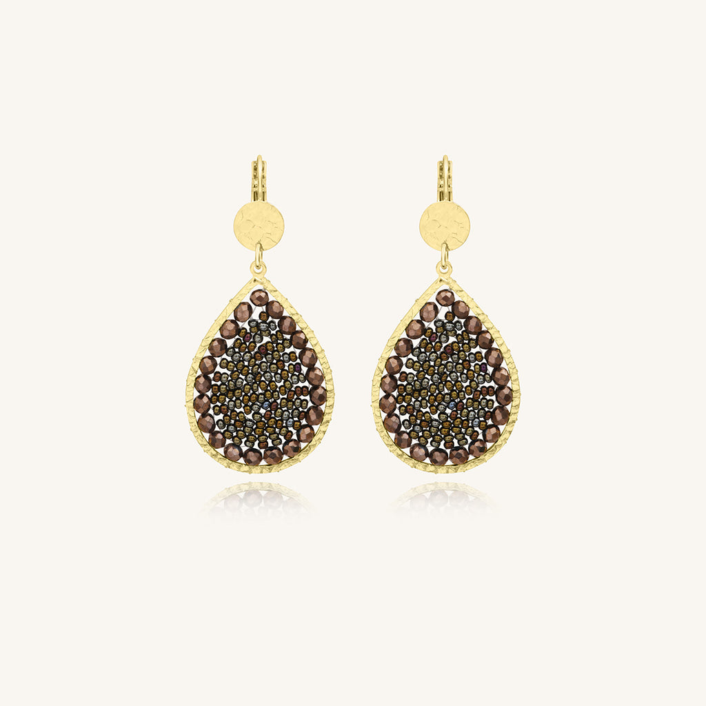 Boucles d’oreilles Ysé Santibé Noisette – Dorées à l’or fin et perles tissées à la main 