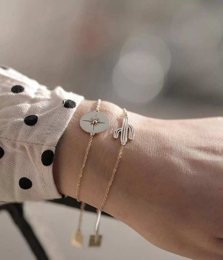 Bracelet Aztèque Zag Bijoux porté au poignet, bijou fin et symbolique